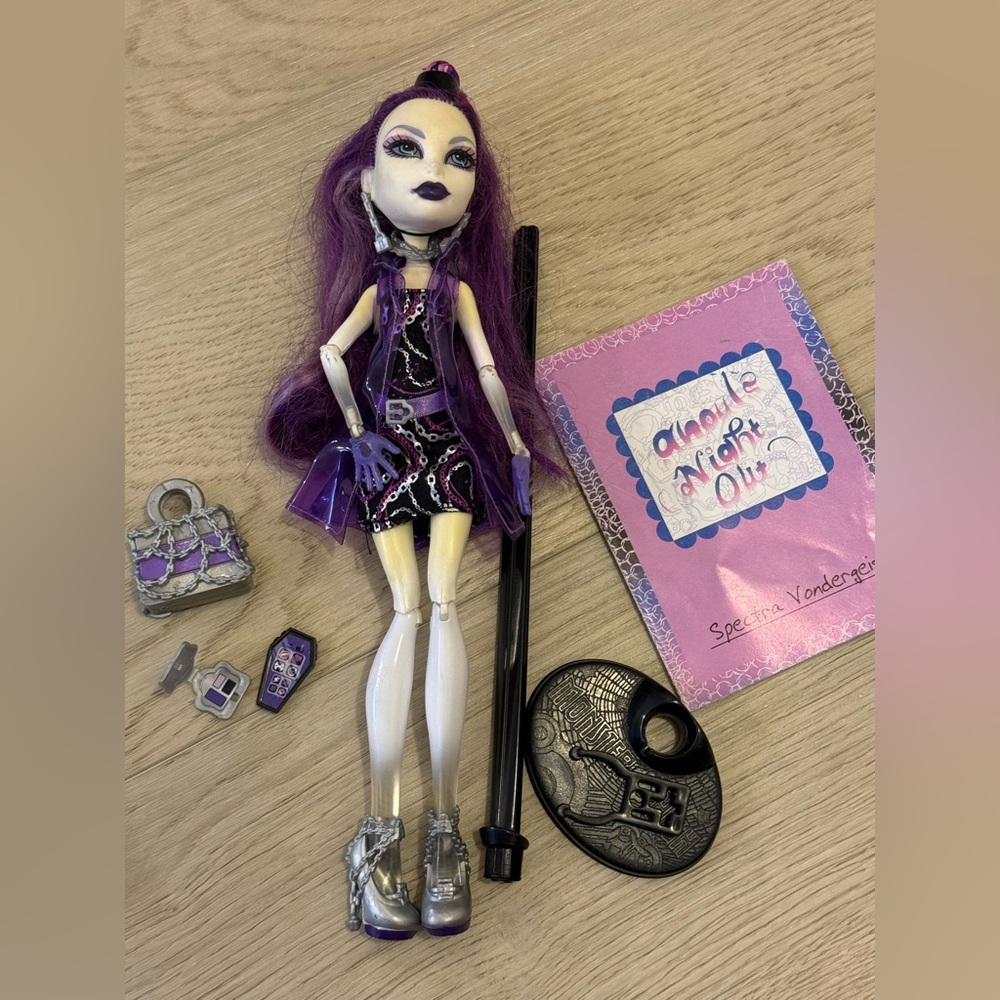 Monster High Doll Ghouls Night Out Spectra Vondergeist 2009